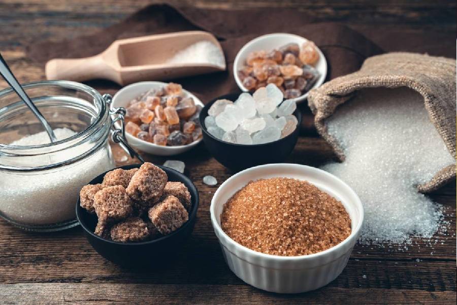 গুড় চিনি